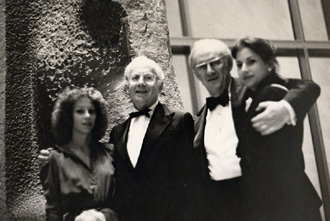 Mortimer D. Sackler and his daughter Cathy Sackler with Arthur M. Sackler and his daughter Elizabeth Sackler at the National Gallery of Art, Washington, DC 1974